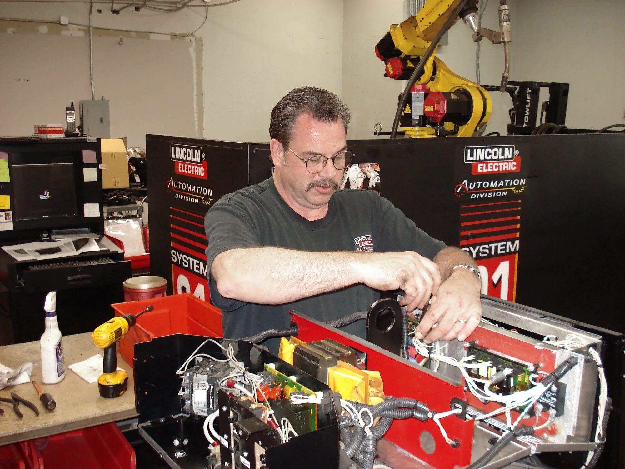 Электросварка 380 фирма rehm. Ремонт сварочного оборудования. Обслуживание сварочного оборудования. Ремонт сварочных аппаратов. Оборудование для тестирования сварочного оборудования.