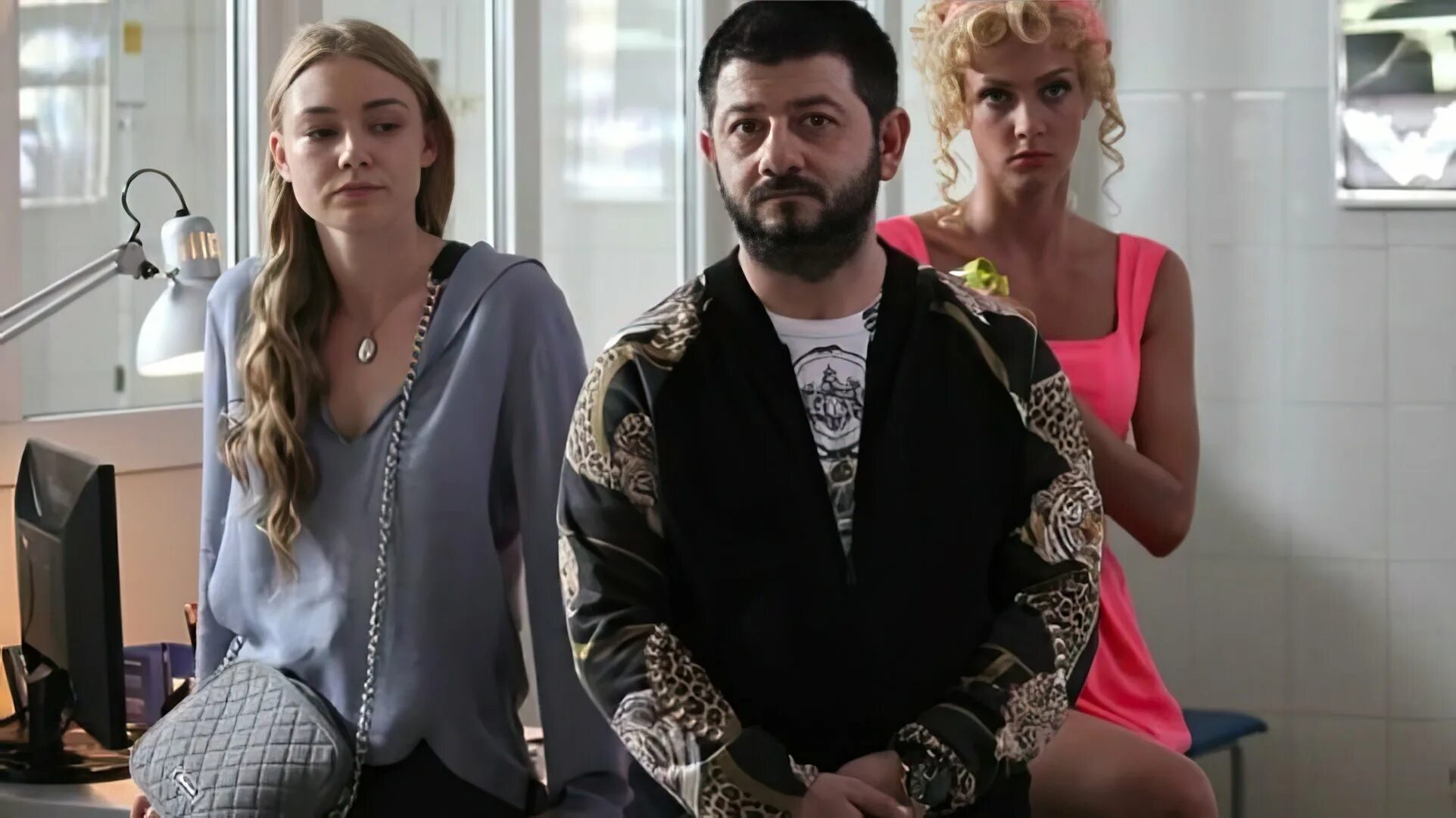 8 новых 2016. 8 новых свиданий (2015). галустян комедии. новая комедия с галустяном. комедия с галустяном 2025.