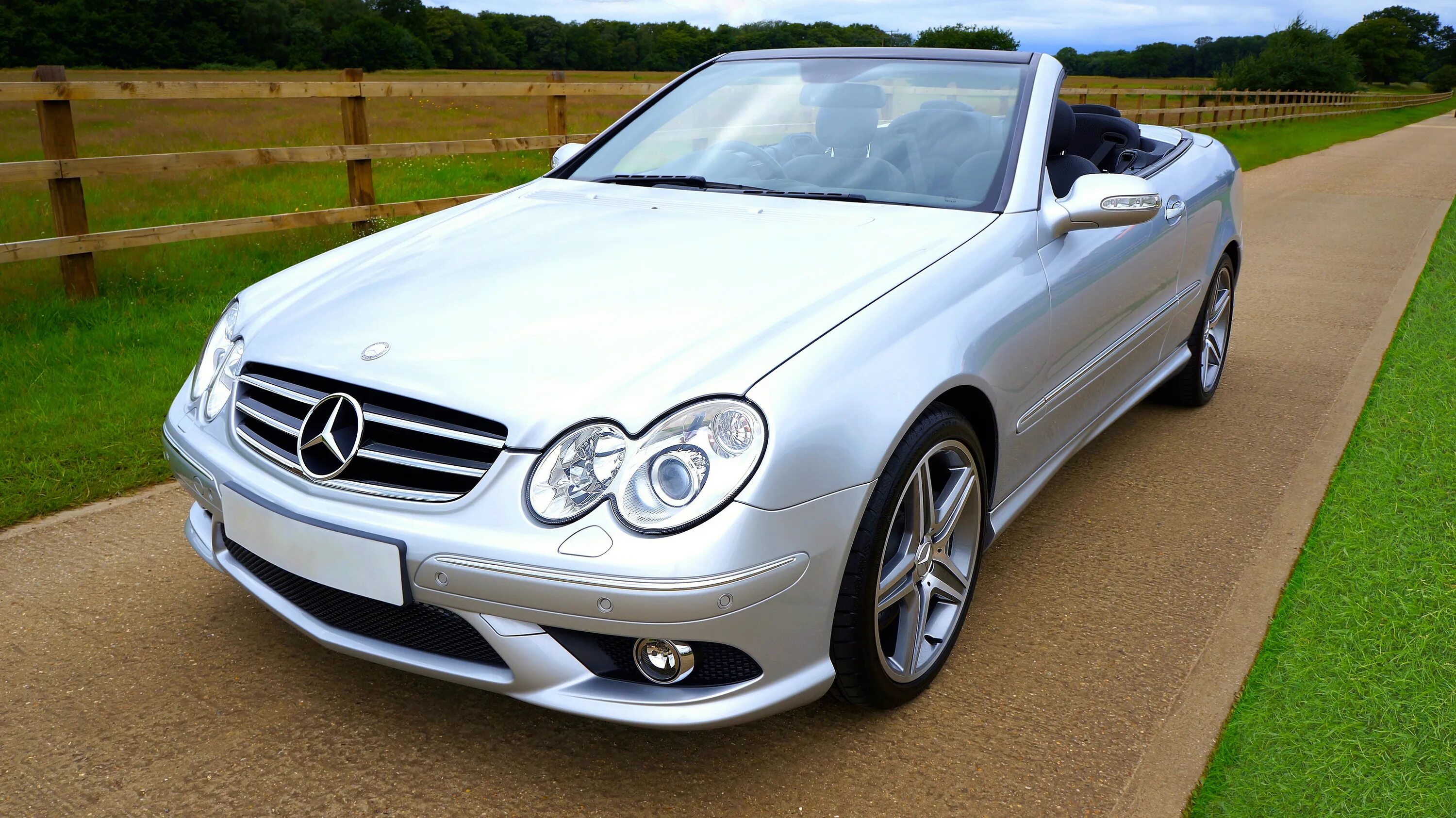 Мерседес Бенц серебристый. Mercedes CL Cabrio. Mercedes Benz купе глазастый. Мерседес 567.