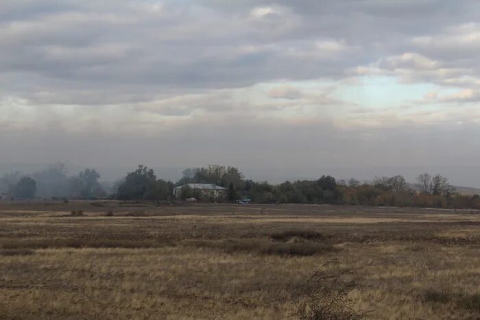 Пожар под Акбулаком Оренбургской области. Новосергеевка Акбулак Оренбургская область. Оренбургская область холмы в Акбулаке. Поселок Акбулак Оренбургской области. Акбулак оренбургская область последние новости