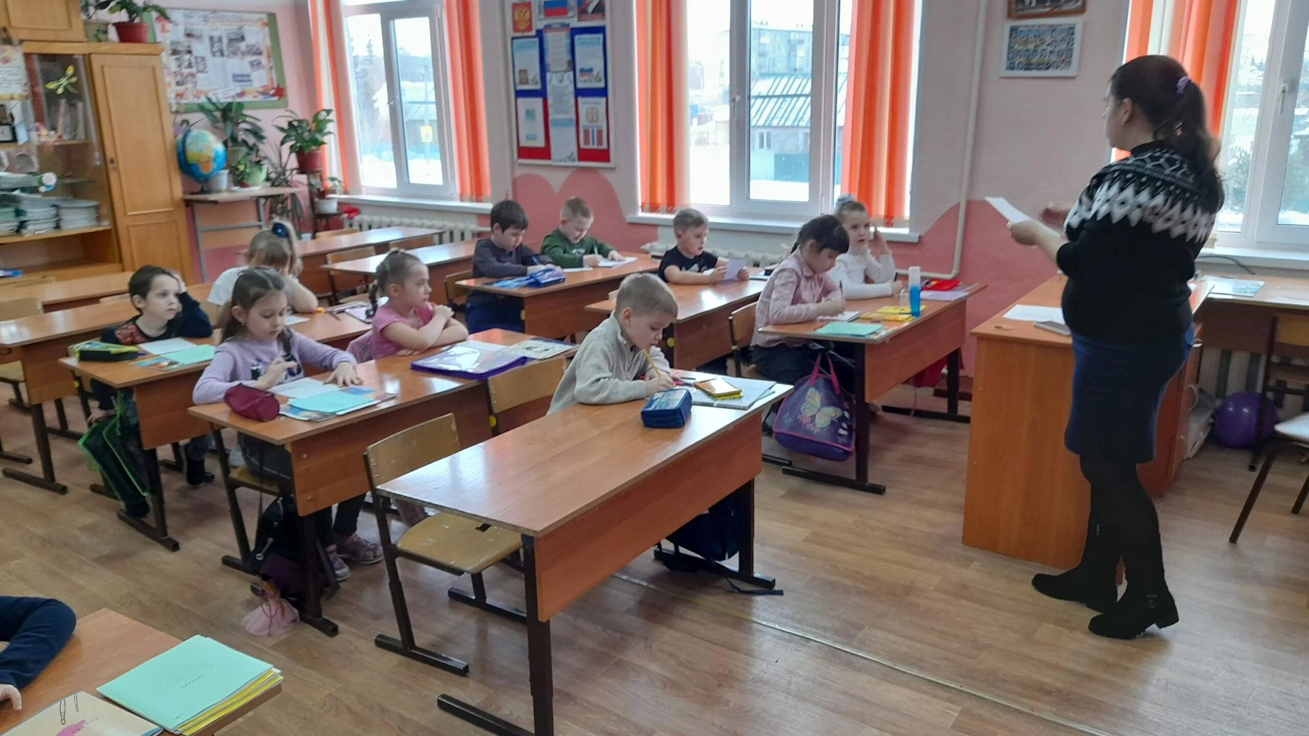 учителя начальных классов 28 школы. учителя начальных классов 28 школы. старший учитель. брянск школа 28 фокинский фокинский район. все учителя 30 школы.