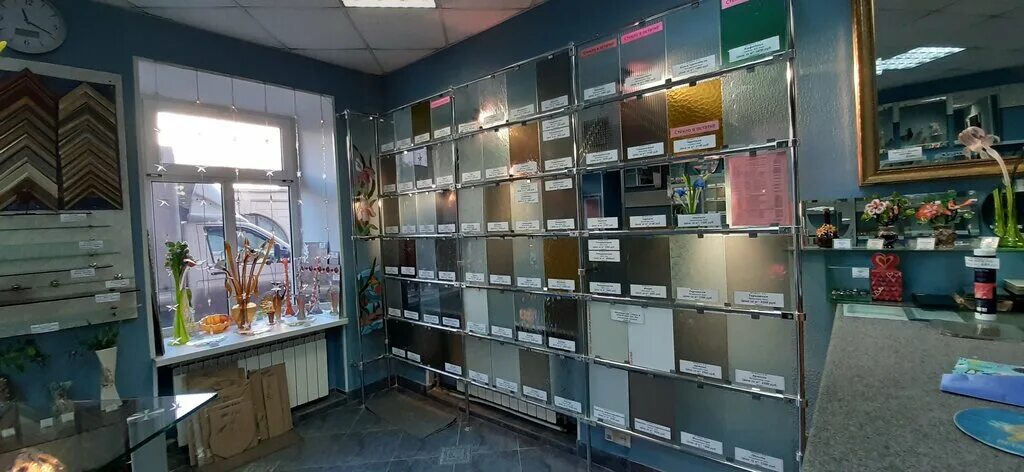 ахо гласс стекло рогачево. моллированный триплекс. стекло кризет зеленое. Bavelloni (b75). изогнутые стеклянные ограждения.