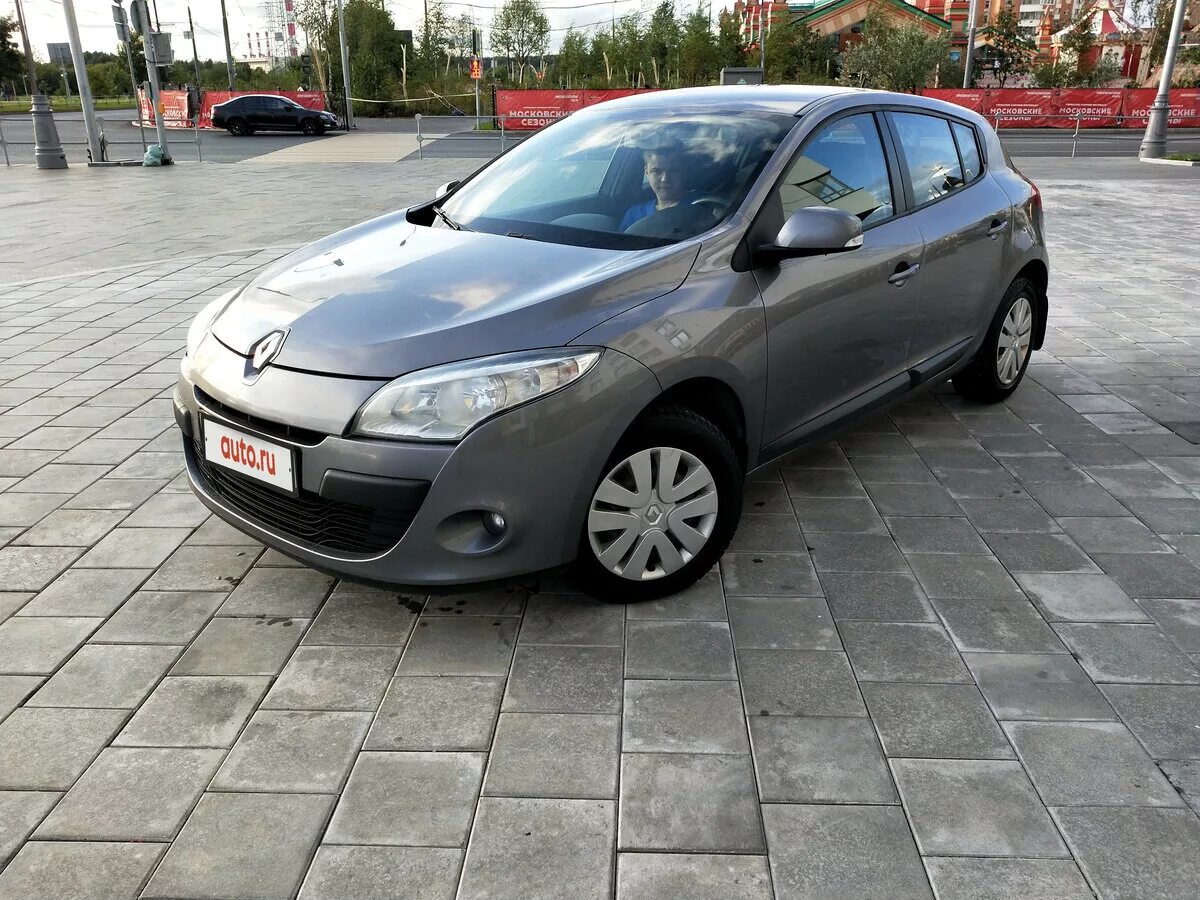 Меган 3 хэтчбек 1.6. Рено Меган 3 хэтчбек 2011. Reno Megane 3 2011. Рено Меган 2011 хэтчбек. Рено Меган 3 2011 года.