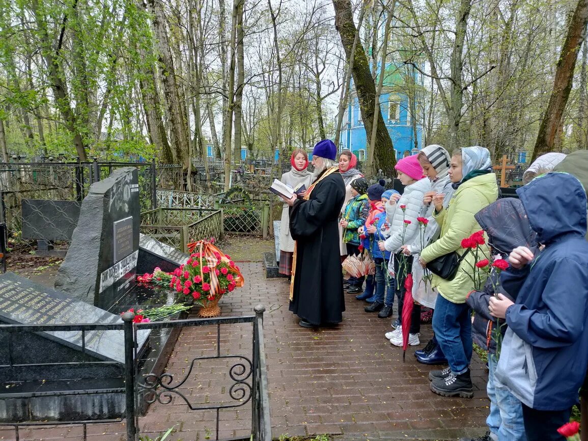 Кладбище в никольском. Никольское кладбище Балашиха. Братское кладбище Балашиха кладбище. Братское захоронение Никольское. Никольское кладбище Фурманов.