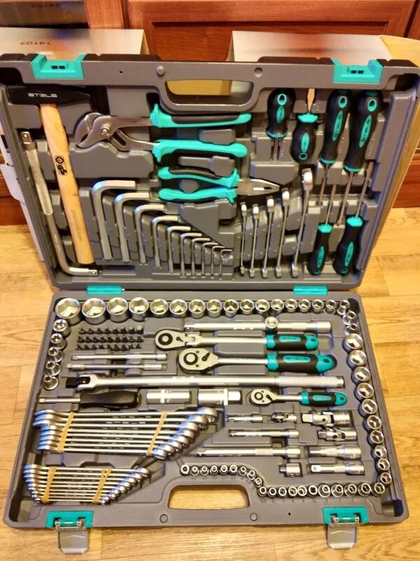 оригинальные наборы инструментов. Mannesmann 159 шт. оригинальные наборы инструментов. 41421 force набор инструмента 142 пр. набор сменных головок neo tools 1/2", 1/4” crv 111 шт.