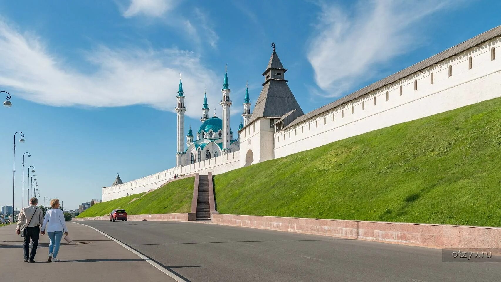 Звон кремля. Смотровая площадка Казань Кремль. Казань 2000. Кремль Казань столб. Казань Кремль фото достопримечательностей.