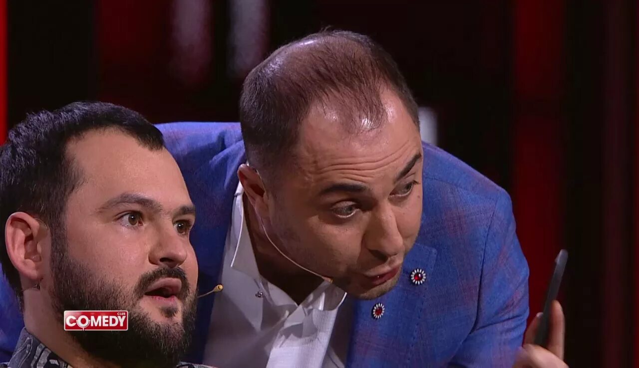 Камеди клаб про демис карибидис. Демис карибидис камеди. Comedy Club карибидис и Скороход. Comedy Club демис карибидис.