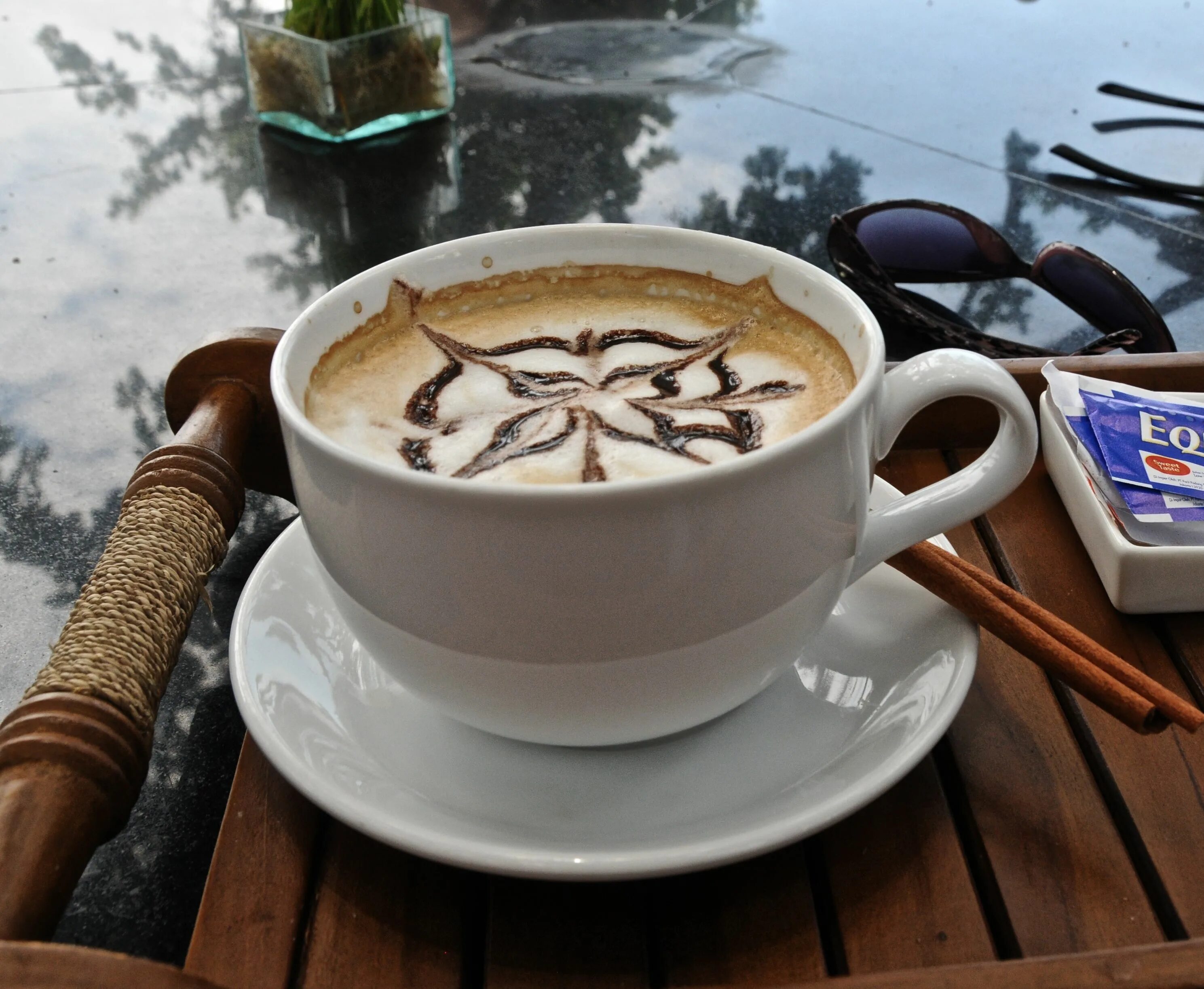 Мокко кофейные напитки. Кофе мокко. cafe mocha. mocha кофе. мокко с горячим шоколадом.