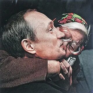 Бабка душит