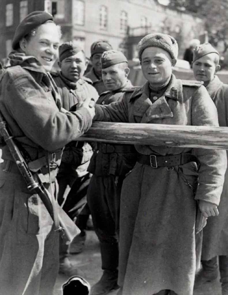 Советские солдаты военных лет 1941-1945. 1941-1945 Г.Г. Фотографии солдат 1941-1945. Фото военных лет 1945