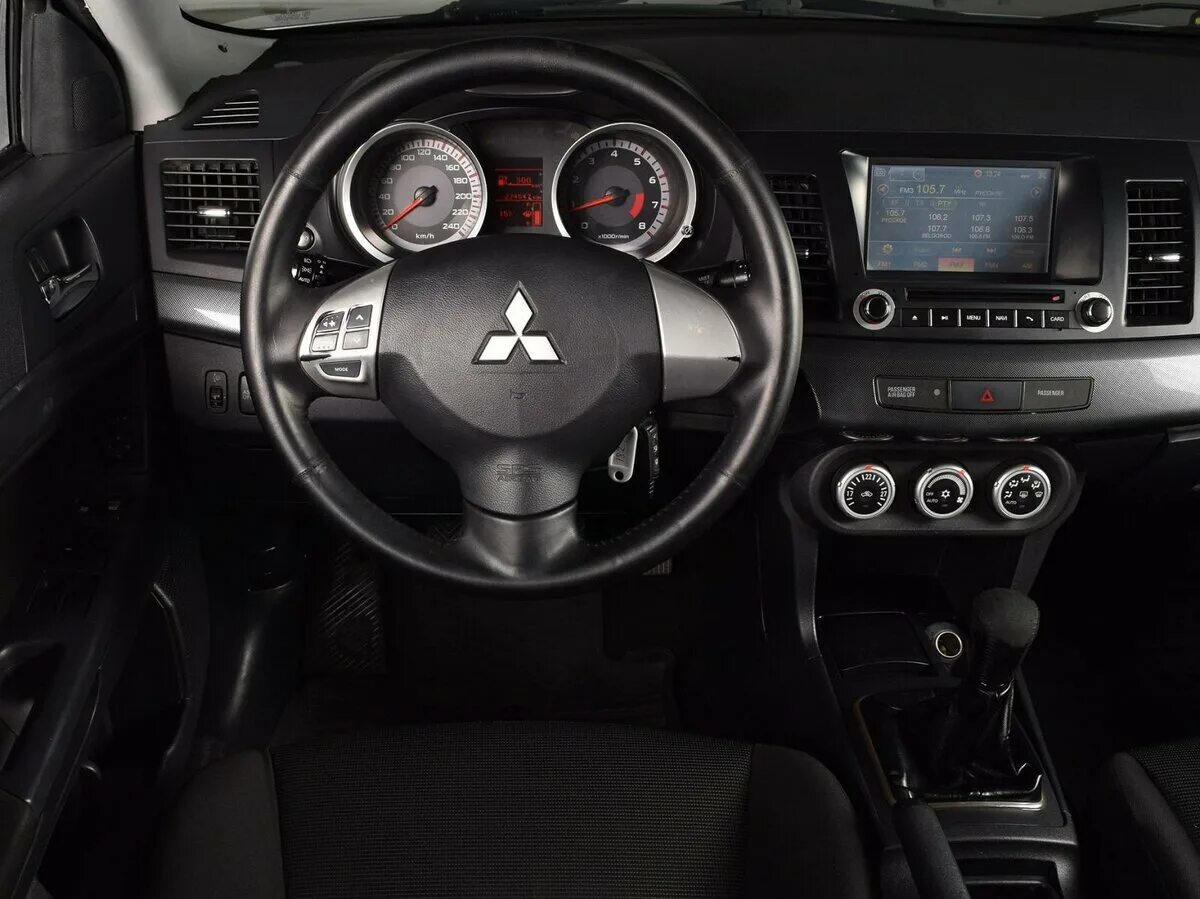 Lancer x 2008 салон. Mitsubishi lancer 10 торпеда. торпеда лансер 10. мицубиси лансер панель. мицубиси лансер панель.
