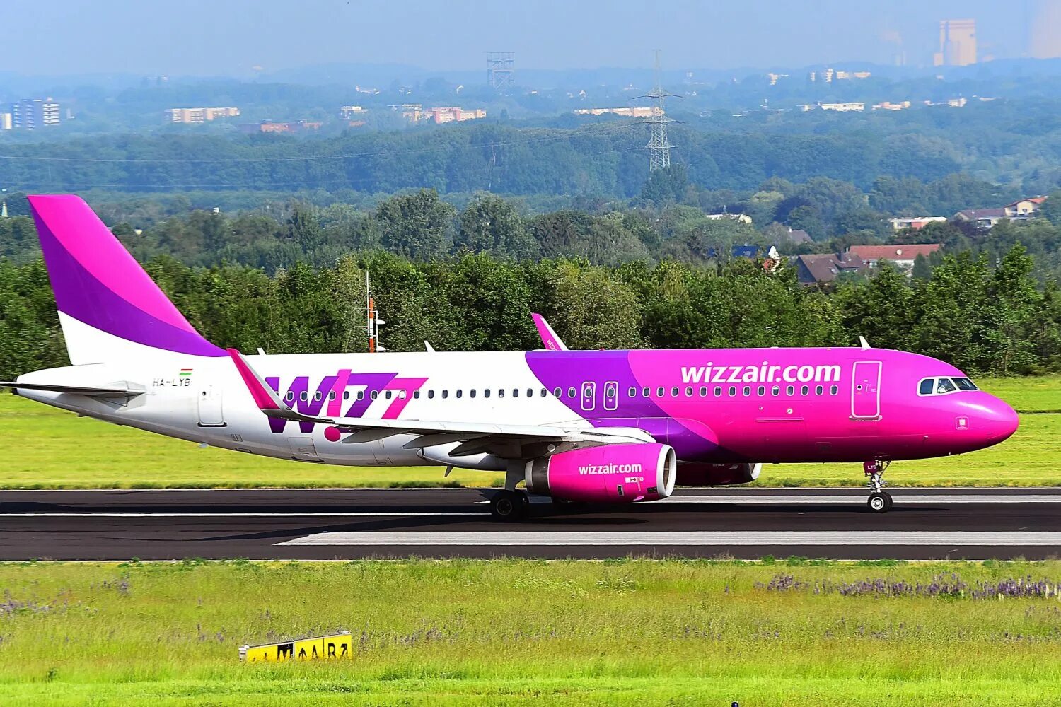 Wizz Air самолеты. Wizz Air a320 CEO. Wizz Air 747. 5w-7105 Wizz Air.