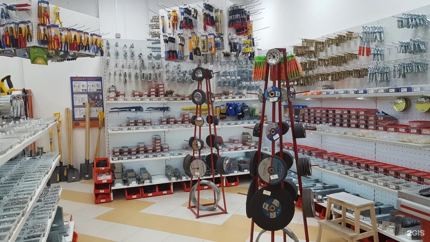 рынок электроинструмента. стенды для магазина инструментов. ближайший магазин инструментов. набор часовщика. витрина крепежа.