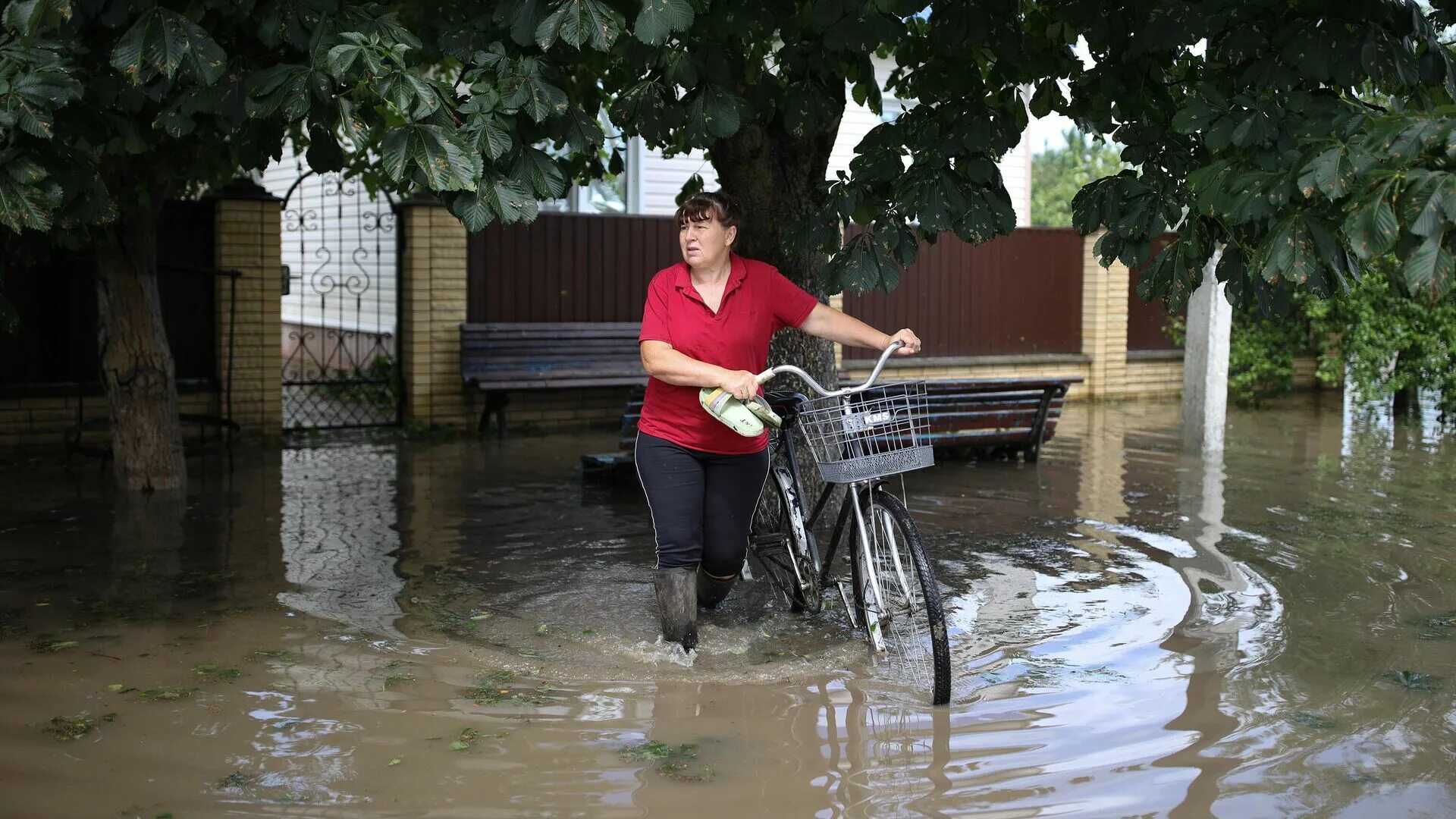 16 большие дожди. Ураган Краснодарский край 2021. Ливни в Краснодарском крае. Сильные ливни на Кубани. Дожди в Краснодарском крае.