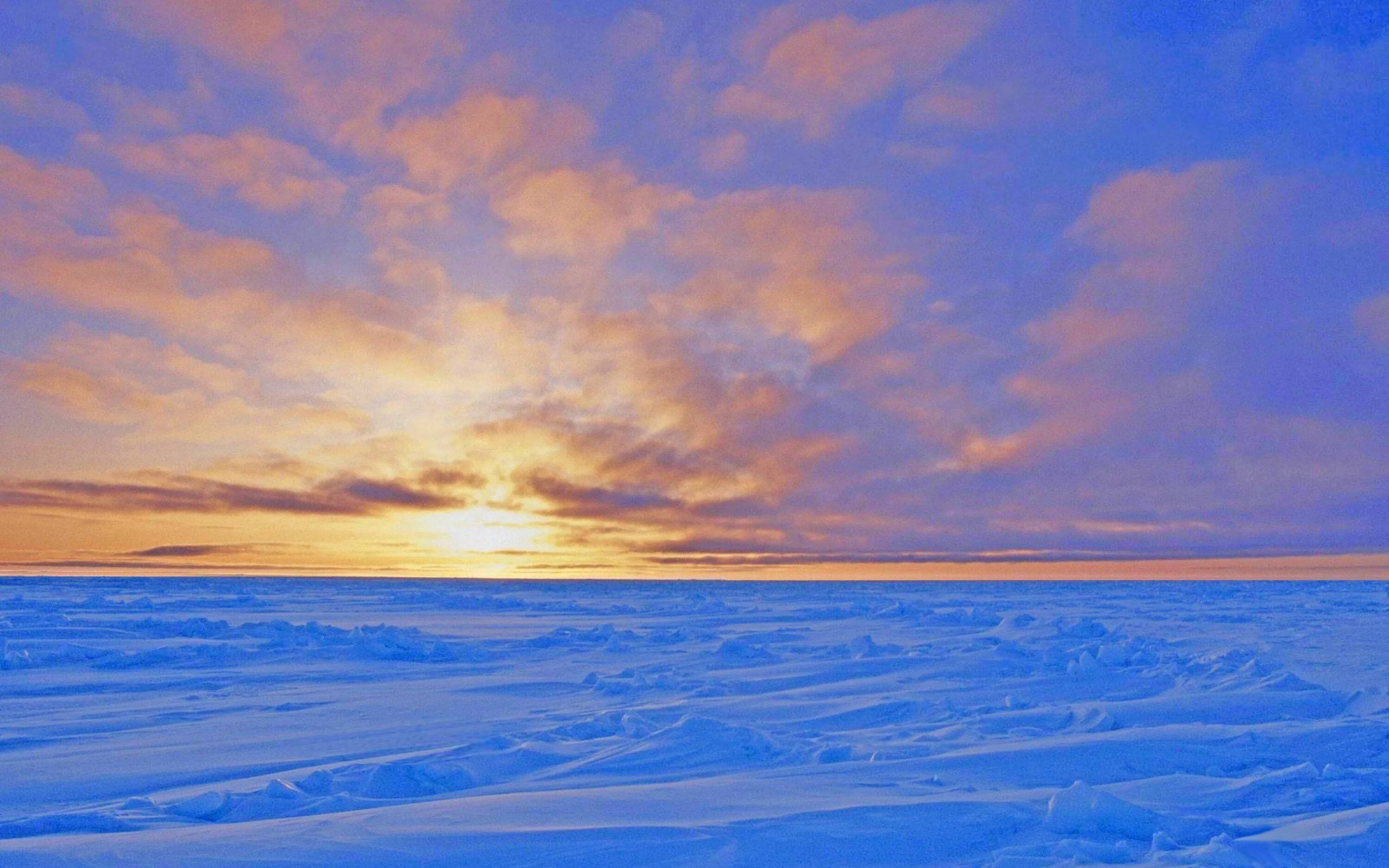 Арктика тундра Ледяная пустыня. Зимнее небо. Небо зимой. Холодное небо.