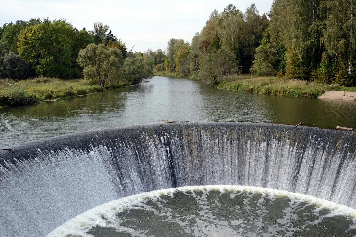 Солотча извилистая река. Ярополец ГЭС. Ярополец водопад. ГЭС Ярополец плотина.