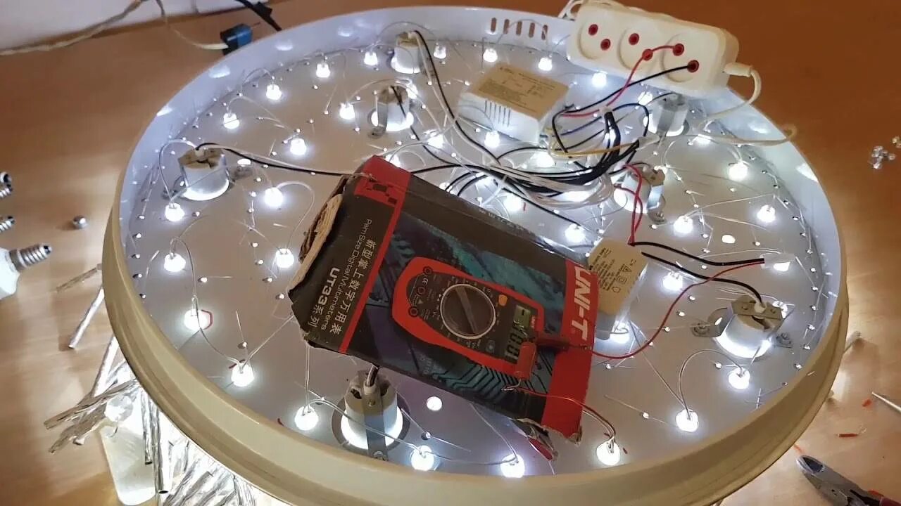 Сборка китайской люстры с пультом. Перегорел светодиодный светильник. Люстра не работает со светодиодными лампами. Перегорел светодиод в светодиодном светильнике. Сборка светодиодных люстр с пультом управления.