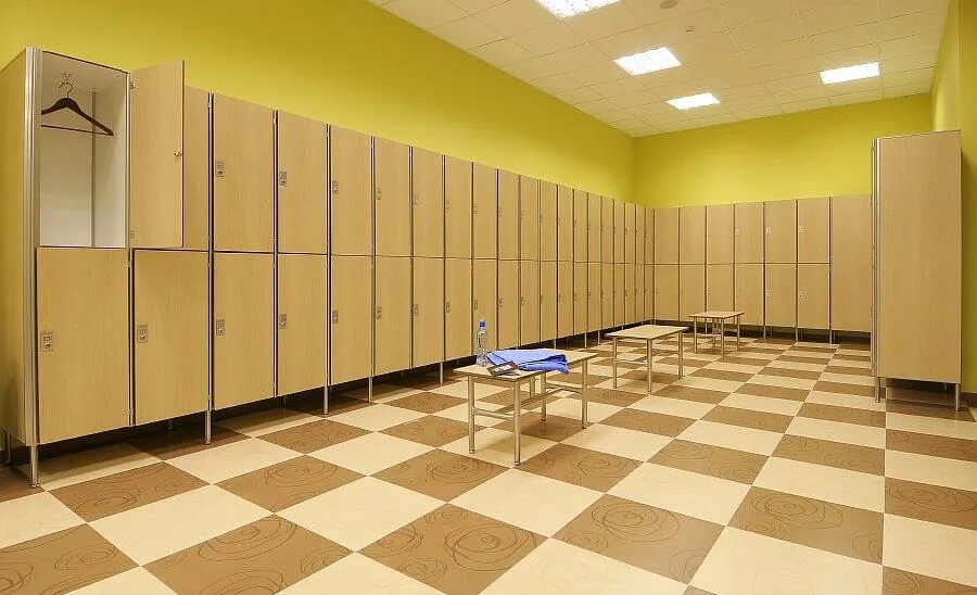 Планировка тренажерного зала. World class раздевалка шкафчики. План раздевалки в спортзале. Программа раздевалка. Раздевалка планировка.