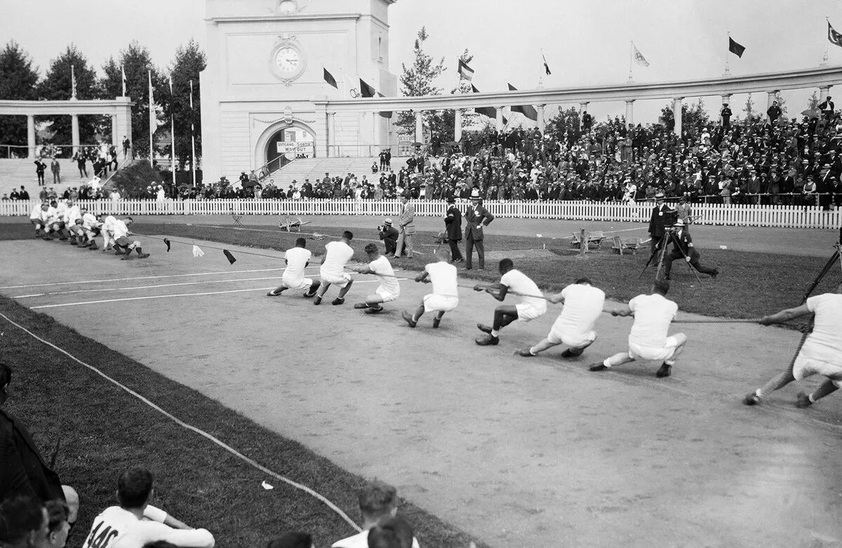 Летние олимпийские игры 1900 года. Перетягивание каната Олимпийский вид спорта. Летние Олимпийские игры 1920. Олимпийские игры в Антверпене 1920 года.