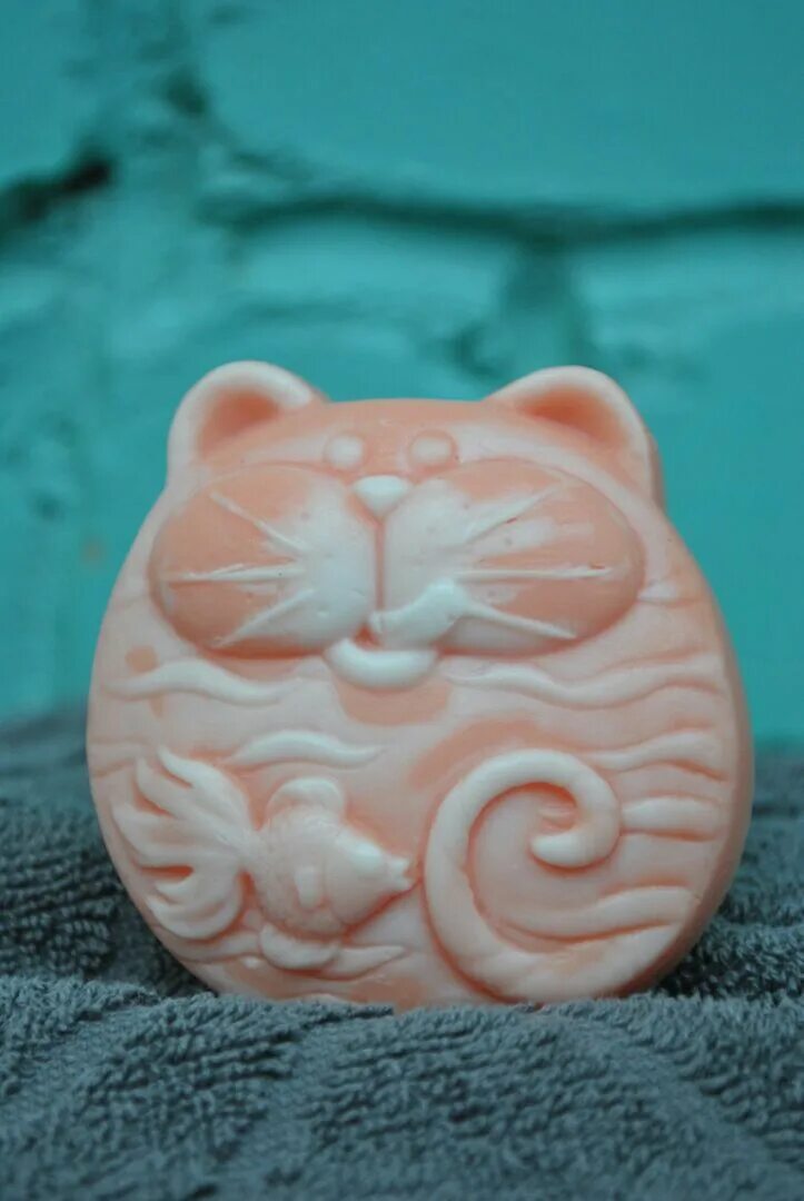 Котенок из мыла. Мыло кот. Мыло котик. Кот из мыла. Мыло котик.