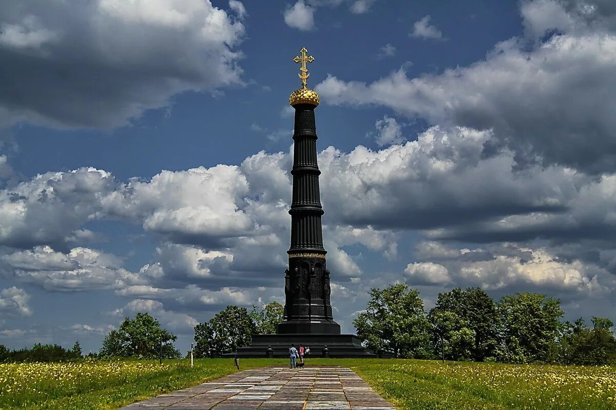 Куликово поле информация. Мемориальный комплекс куликово поле. мемориал на красном холме куликово поле. куликово поле памятник колонна.
