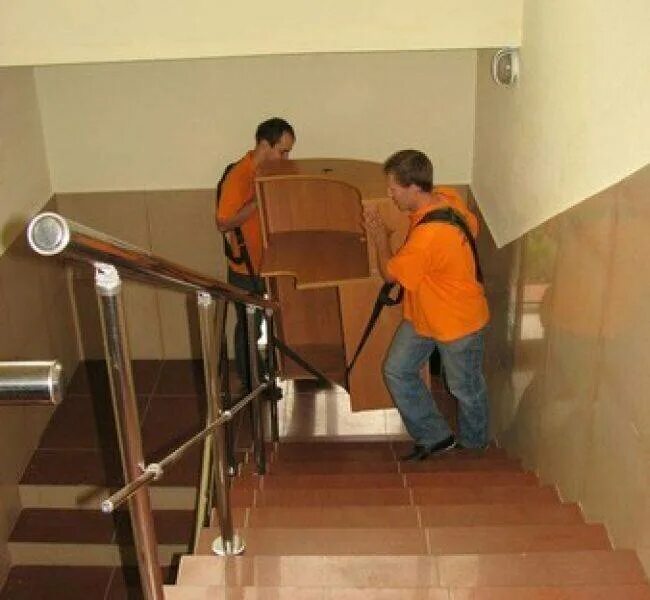 Подъем на этаж. Грузчики. Подъём стройматериалов на этаж с грузчиками. Грузчики гипсокартон. Поднять на этаж.