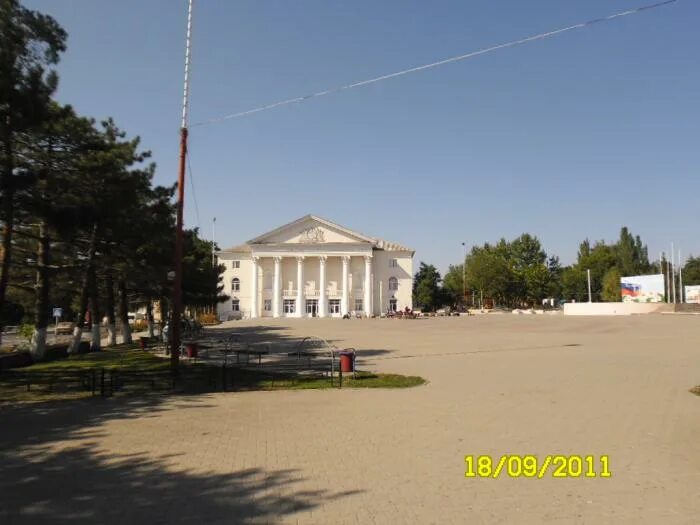 Погода в темрюке. Темрюк площадь труда. Темрюк Центральная площадь. Темрюк Главная площадь. Центральная площадь г. Темрюк.