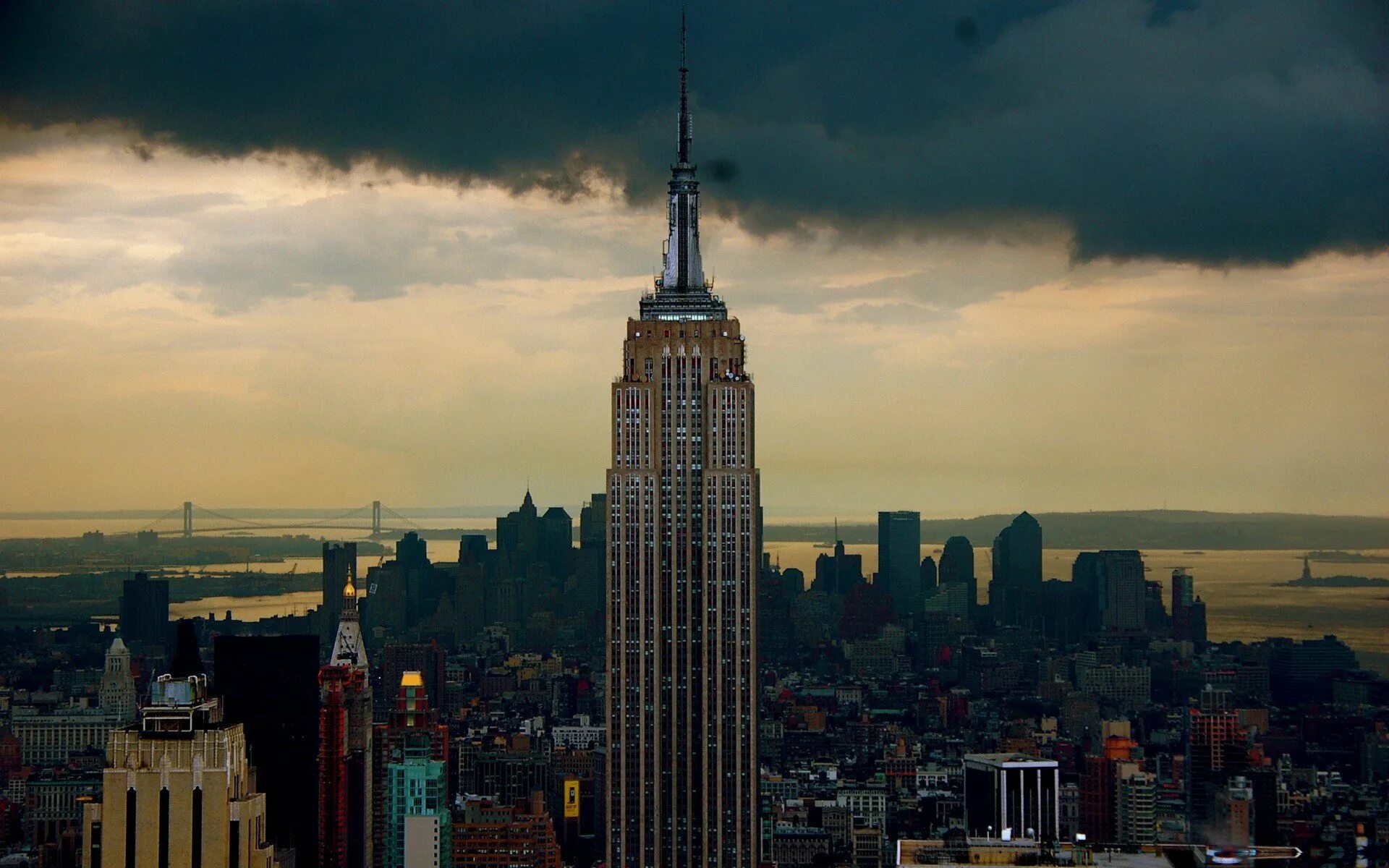 Эмпайр-Стейт-Билдинг. Нью Йорк Empire State building. США, Нью-Йорк, Эмпайр-Стейт-Билдинг. Стейт Билдинг здание в Нью Йорке.