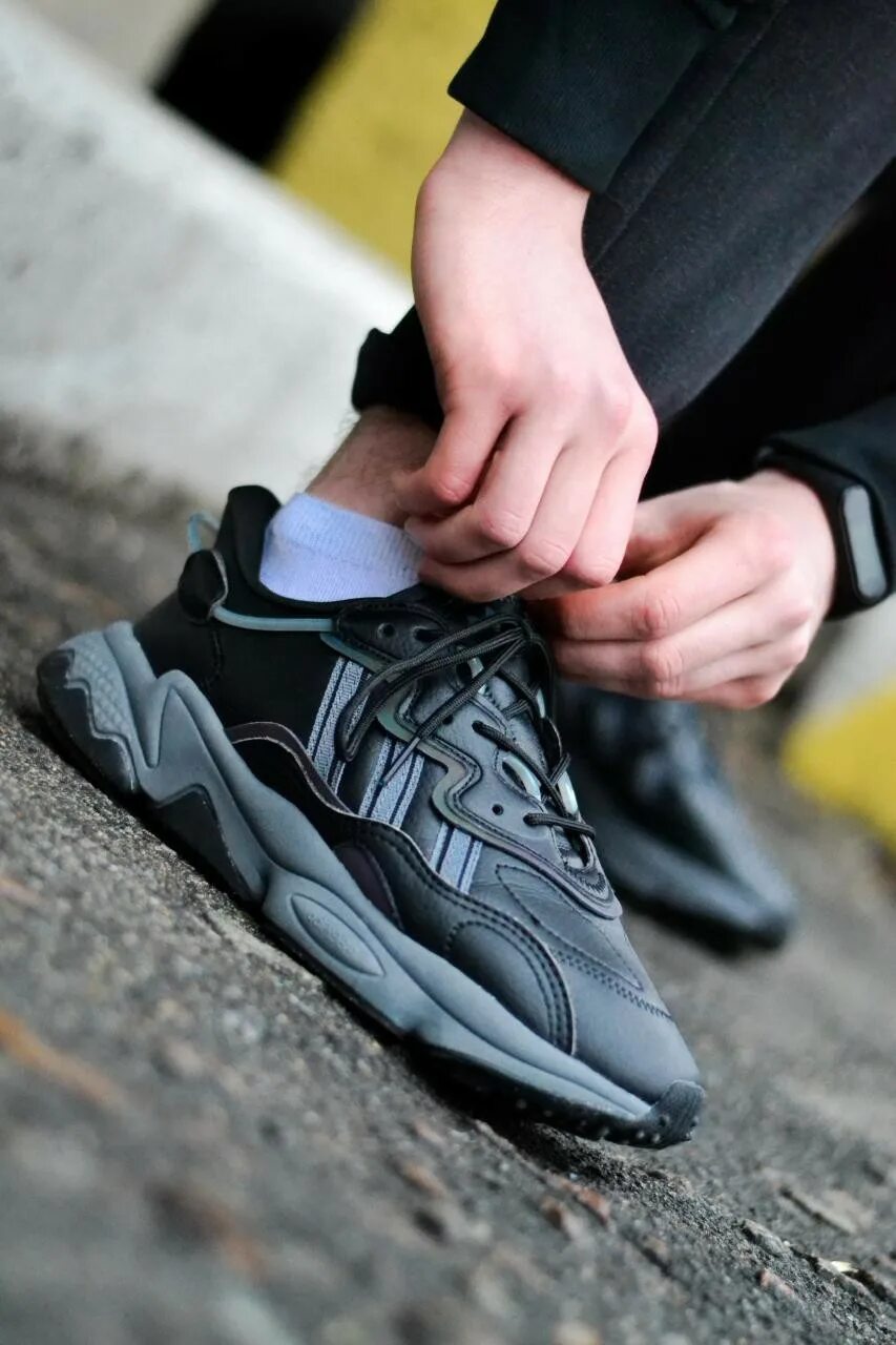 Мужские кроссовки ozweego. Adidas Ozweego adidas Black. Adidas Ozweego черные. Adidas Ozweego Black. Adidas Ozweego мужские черные.