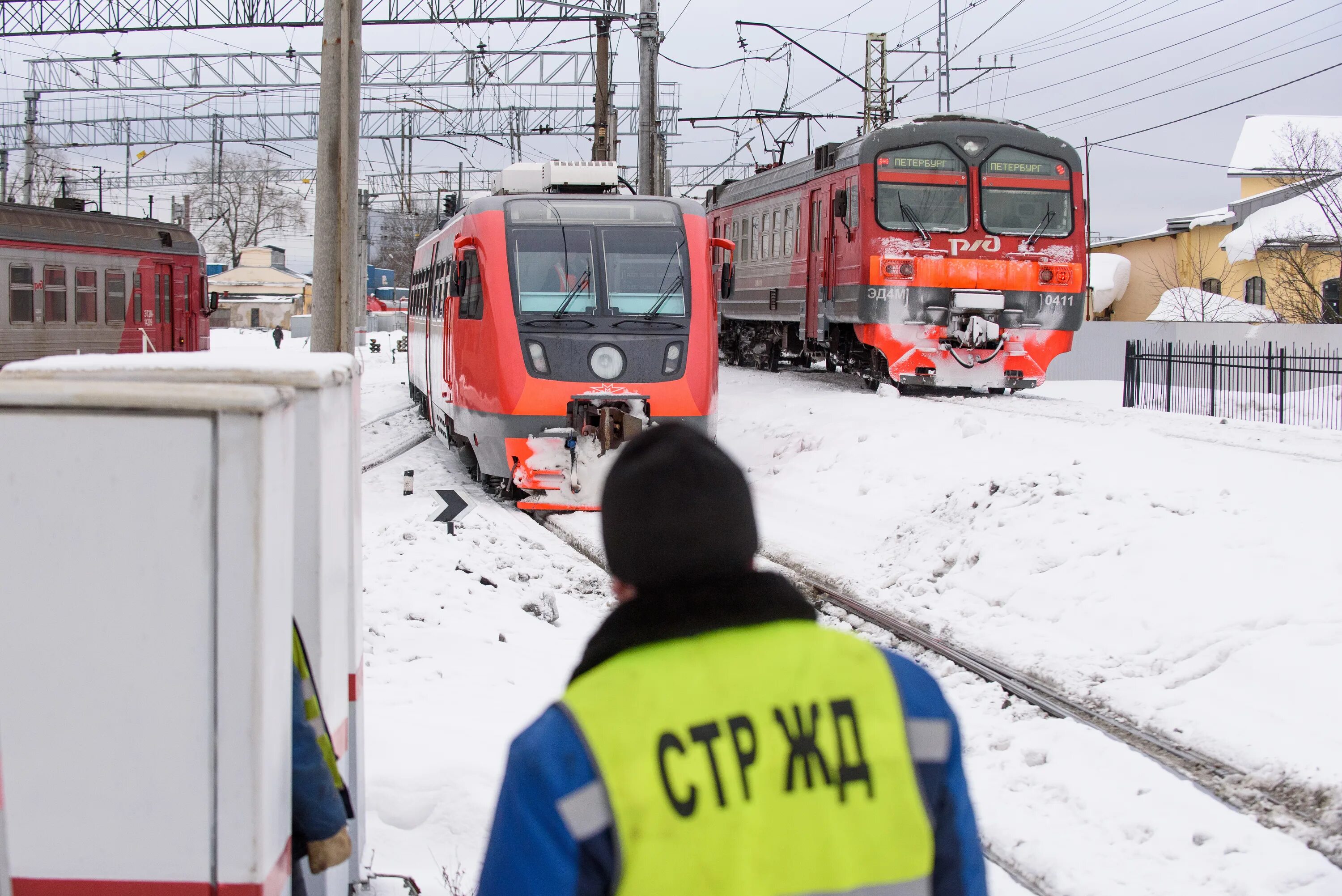 Ржд электрички спб. Электрички. Городской электропоезд. Электричка РЖД. Российские электрички.