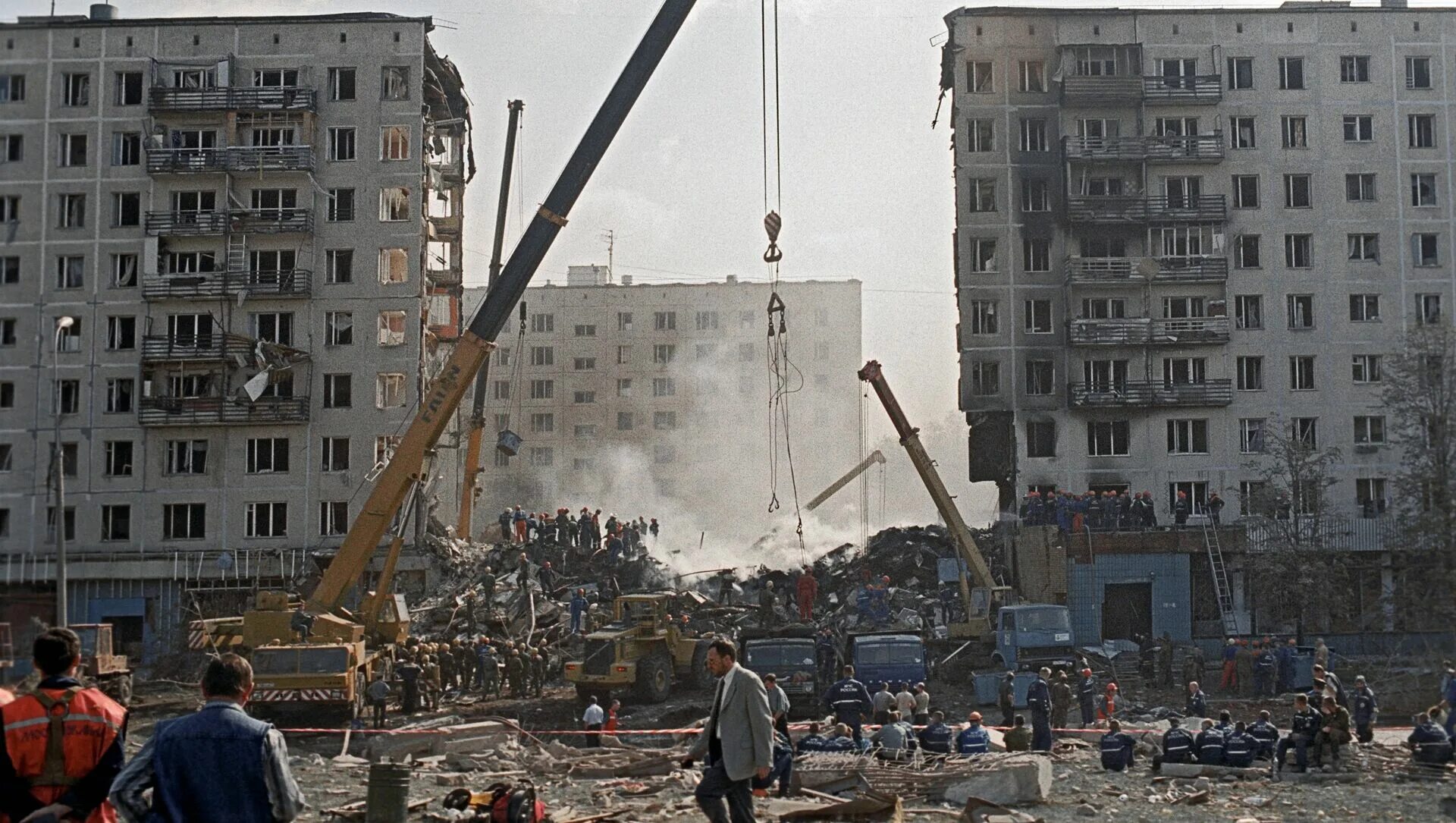 Теракт каширское шоссе 1999 год. Теракт в Москве 1999 Гурьянова. Теракт на улице Гурьянова 1999. Взрыв дома на Гурьянова 1999.