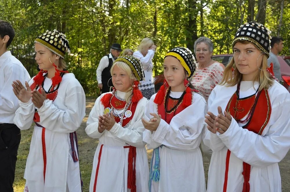 Народы проживающие в ленинградской области. Вожане водь. Народы Ленинградской области водь Ижора. Вожане водь народ. Коренные народы Ленинградской области водь.