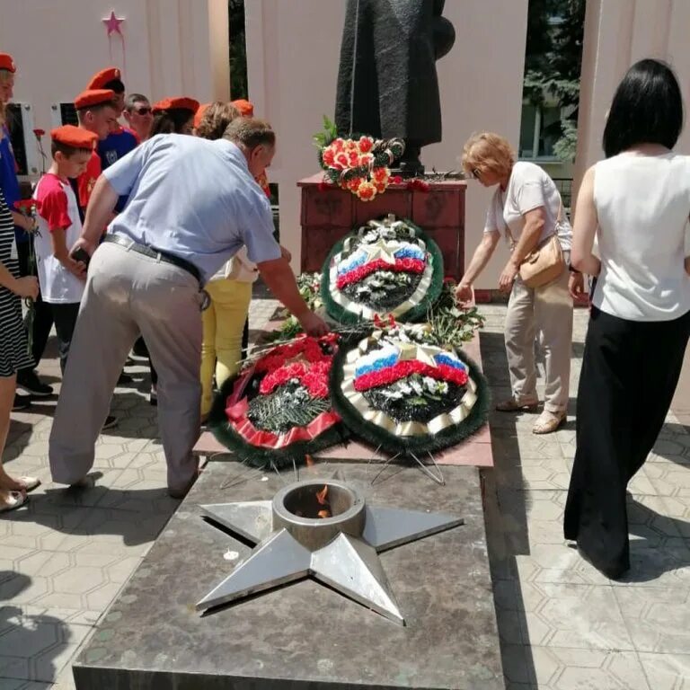 Мемориал славы большая Мартыновка. Вечный огонь в Мартыновке. Сл большая Мартыновка Ростовская область. Погода б мартыновка 14