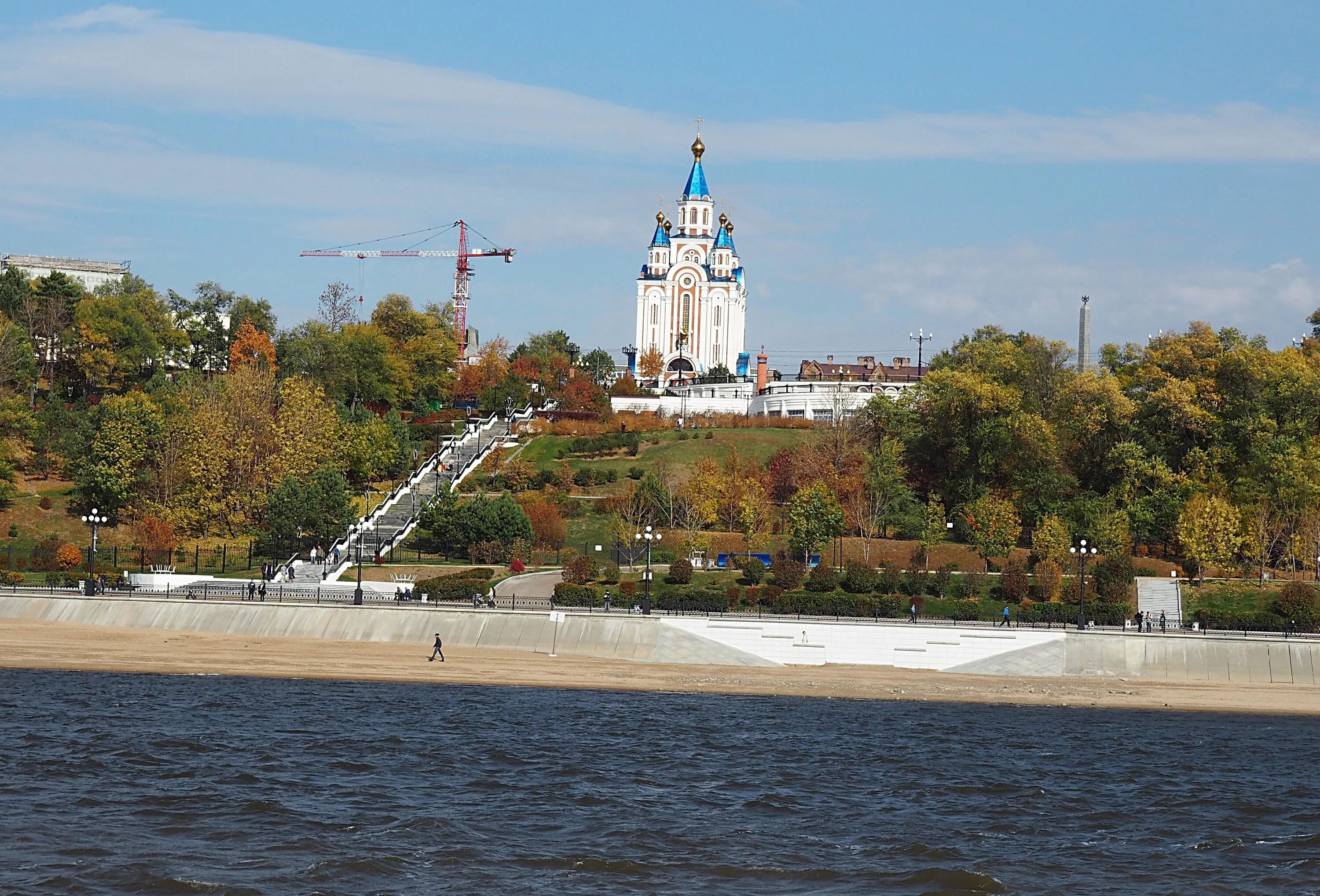 Набережная Адмирала Невельского. Набережная Невельского Хабаровск. Набережная реки Амур Хабаровск. Амурский Утес Хабаровск.