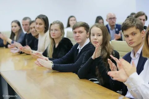 Сотрудничает с вузами