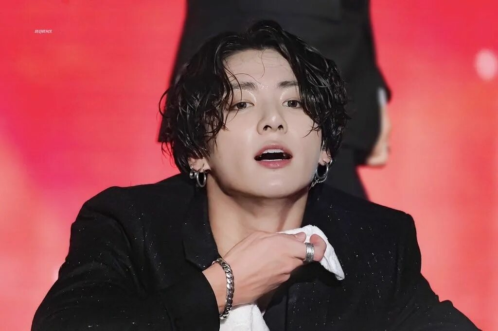 Bts чонгук. Jung kook 2022. Чон чонгук. Чонгук на рабочий стол. Jungkook bts 2021 обои.