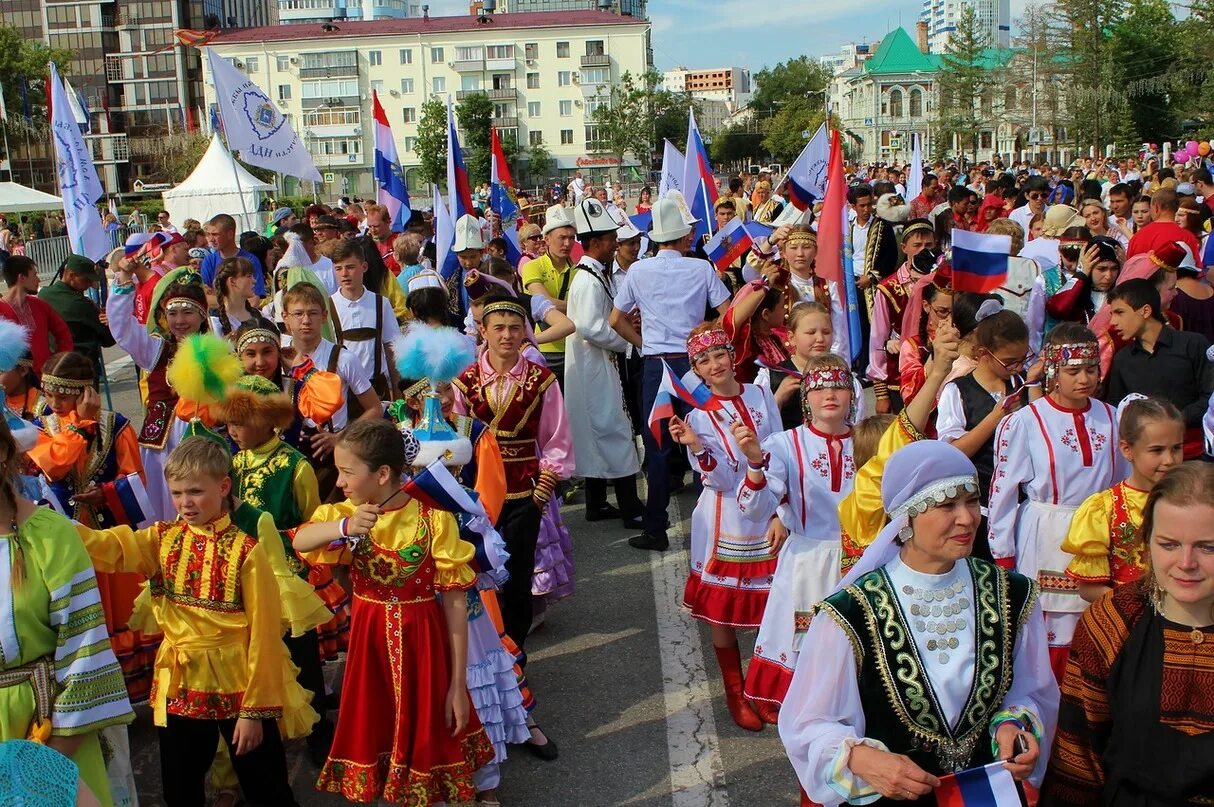 Дружба народов россии. Парад народов России. Фестиваль народов России. Разные народы России.