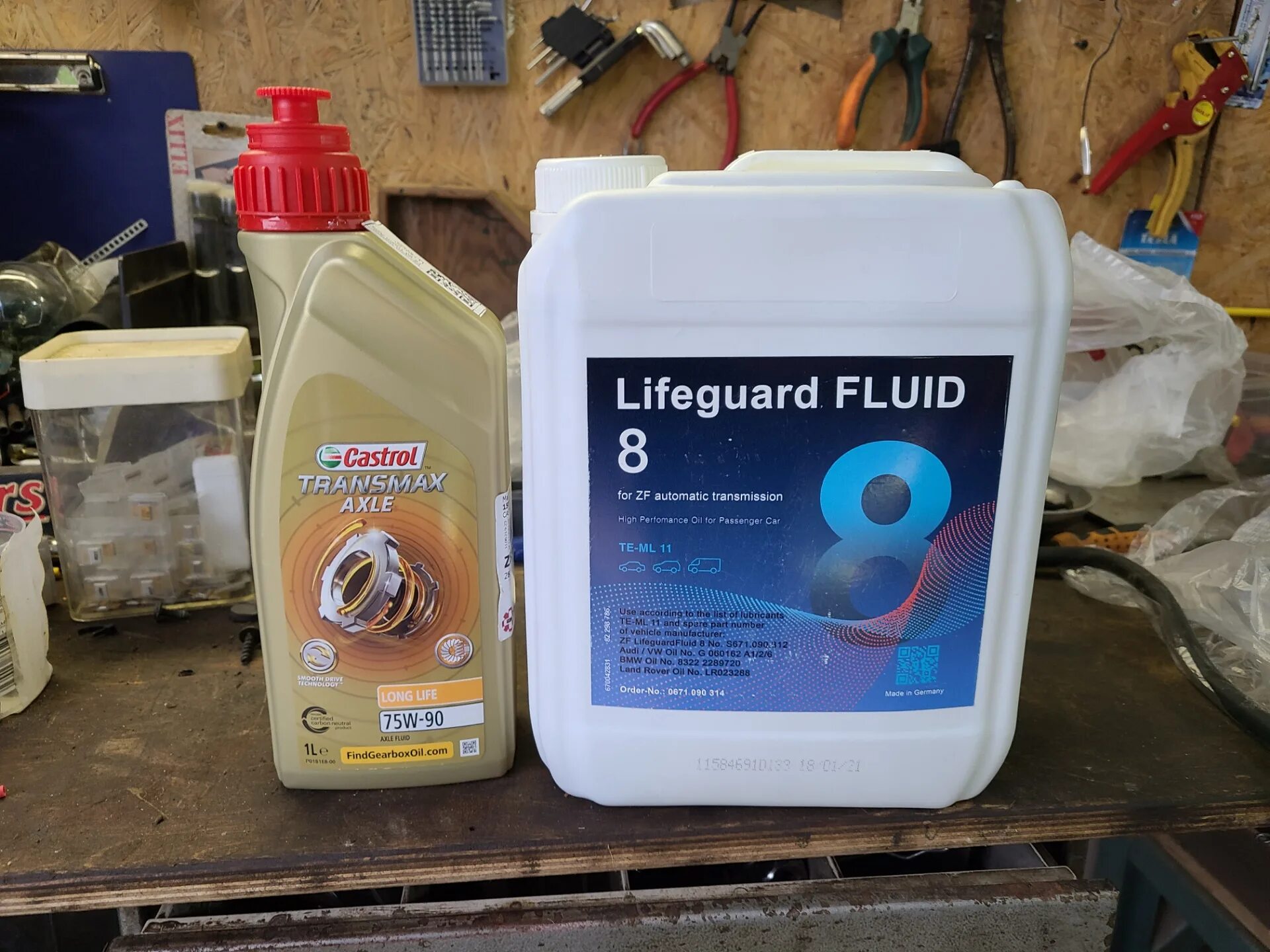 Масло акпп zf 8hp. Масло ZF LIFEGUARDFLUID 8. Масло трансмиссионное ZF LIFEGUARDFLUID 6. ZF LIFEGUARDFLUID 6 артикул. ZF LIFEGUARDFLUID 8 артикул.