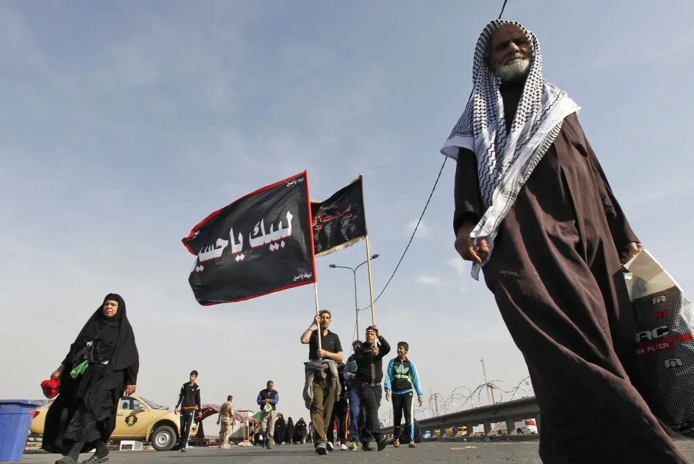 ирак вероисповедание. кербела ирак. ирак вероисповедание. кровавый праздник шииты ашура. Shia muslims pray.