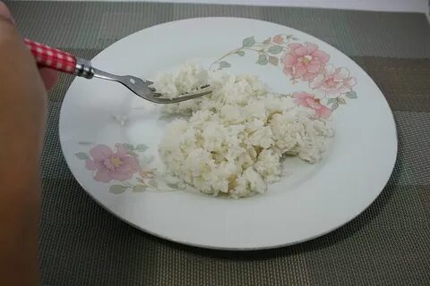 Как правильно есть рис