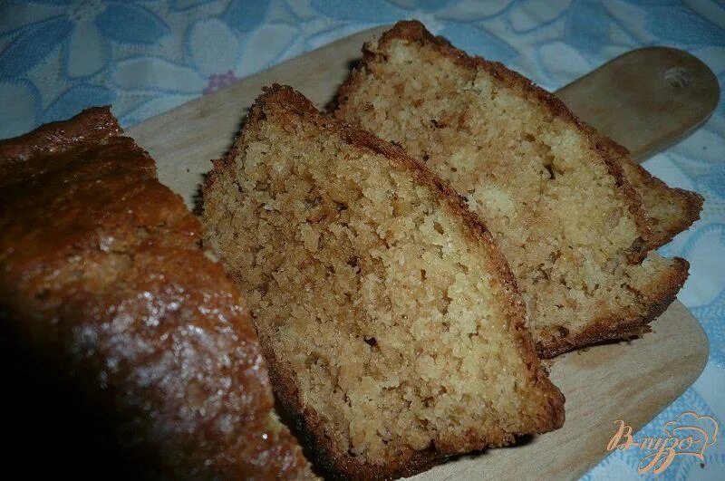 Почему кекс не пропекся внутри. Влажный банановый кекс. банановый кекс влажный внутри. кекс сырой внутри. пышные влвжный кексы.