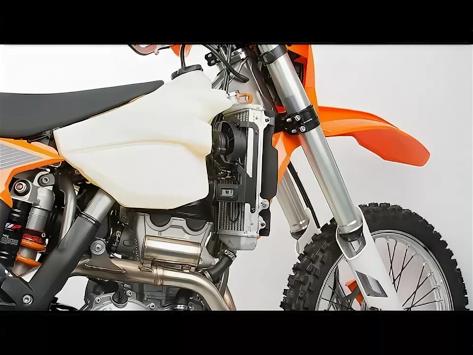 Ktm 390 duke трек. Ktm exc боковая подножка. Ктм exc 300 tpi. Установка ктм. Радиатор ктм 250 sxf.