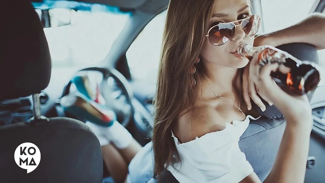 Deep house в машину. Мерседес для девушки. Deep house в машину. Deep house в машину. Deep house фото.