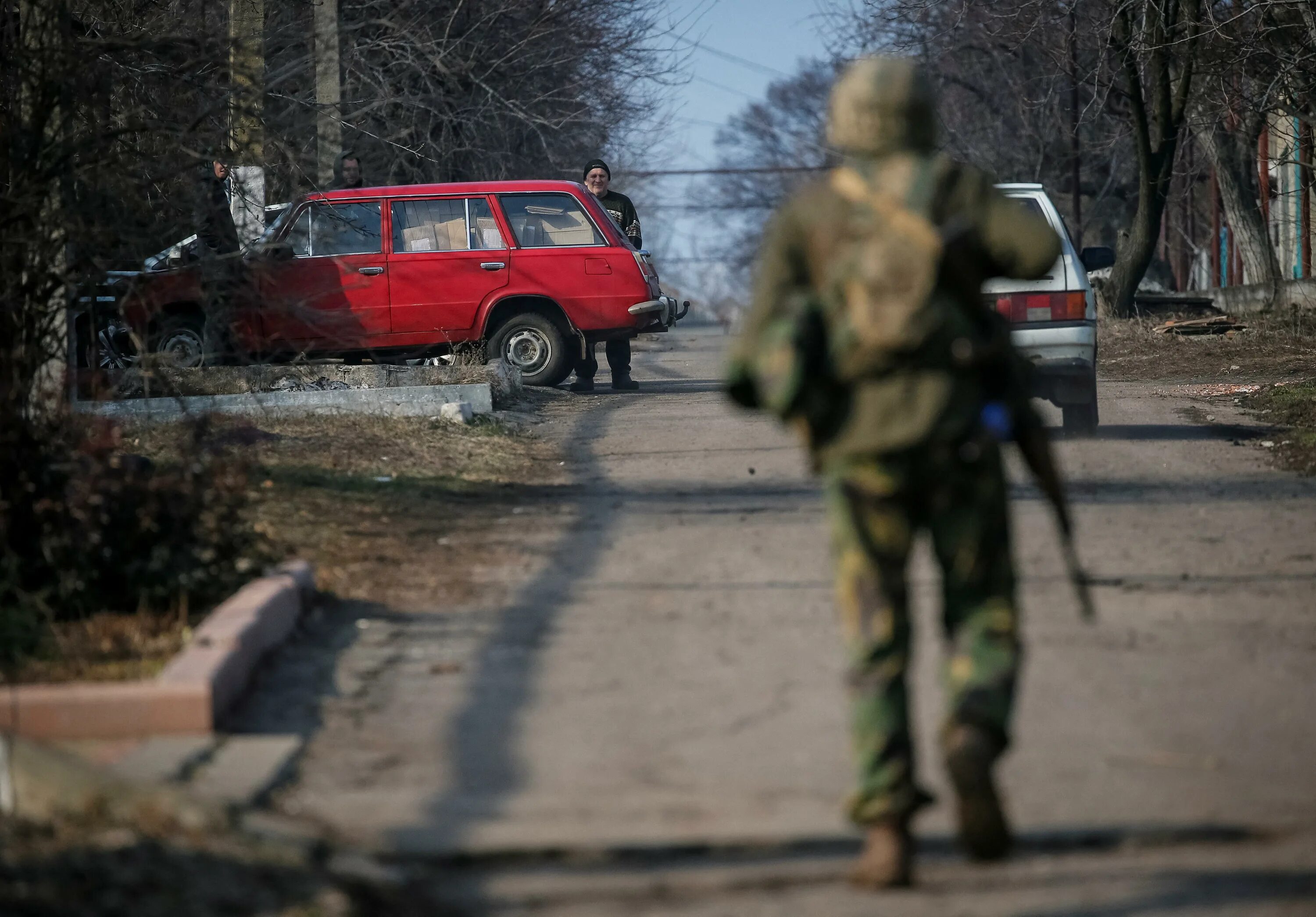 Украинские военные в городе. Конфликт на востоке Украины 2014.