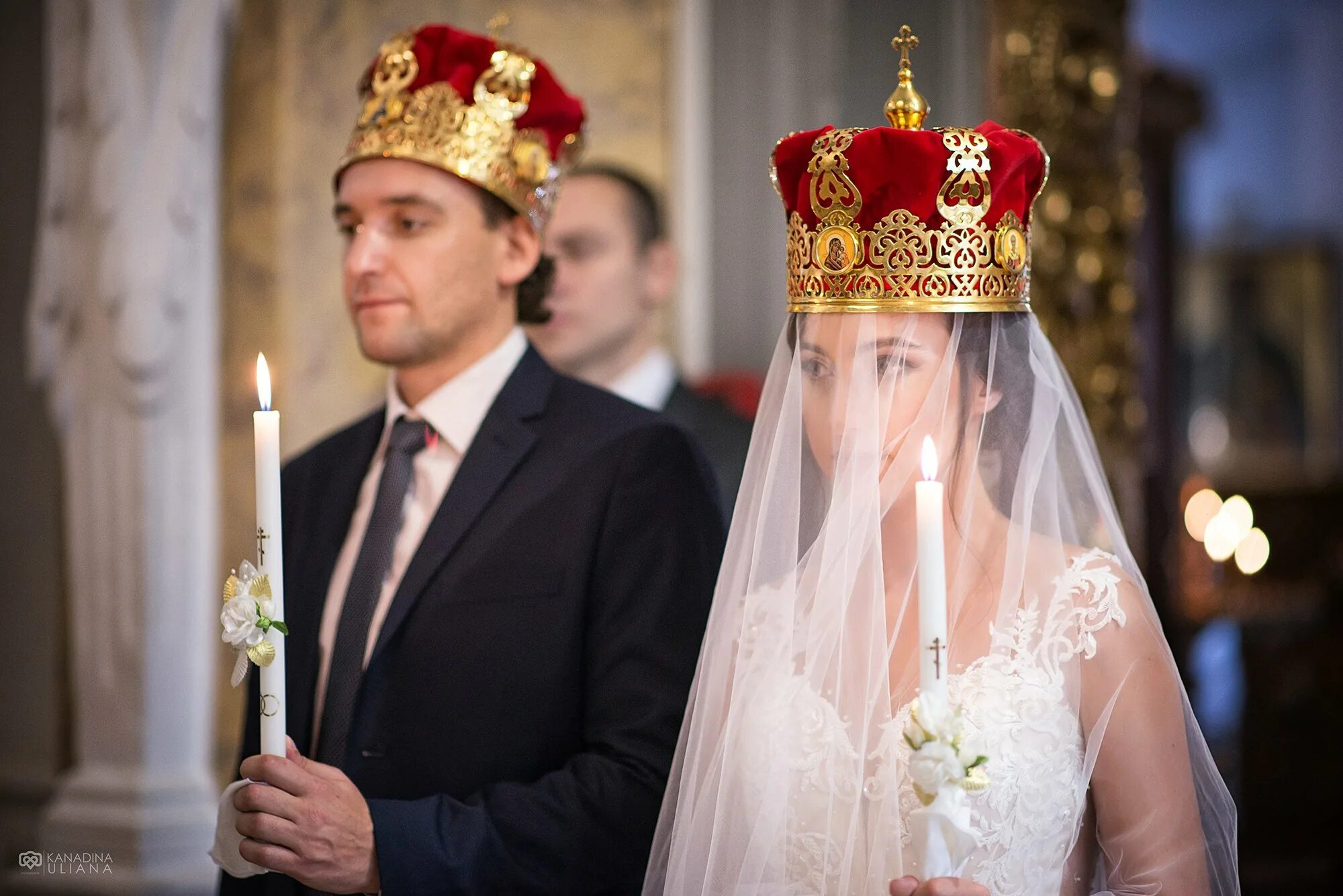Венчание. Венчание 2022. В иерусалиме воскресенский кафедральный собор венчание. В церкви молодожены. Венчание фотосессия.