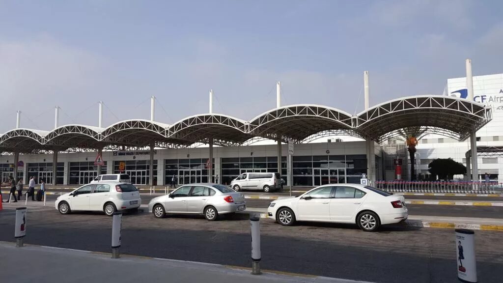 Аренда авто анталья. На машине в анталью. Аренда авто анталья. Мерседес е 250 купе кабриолет амг. Аренда авто анталья.