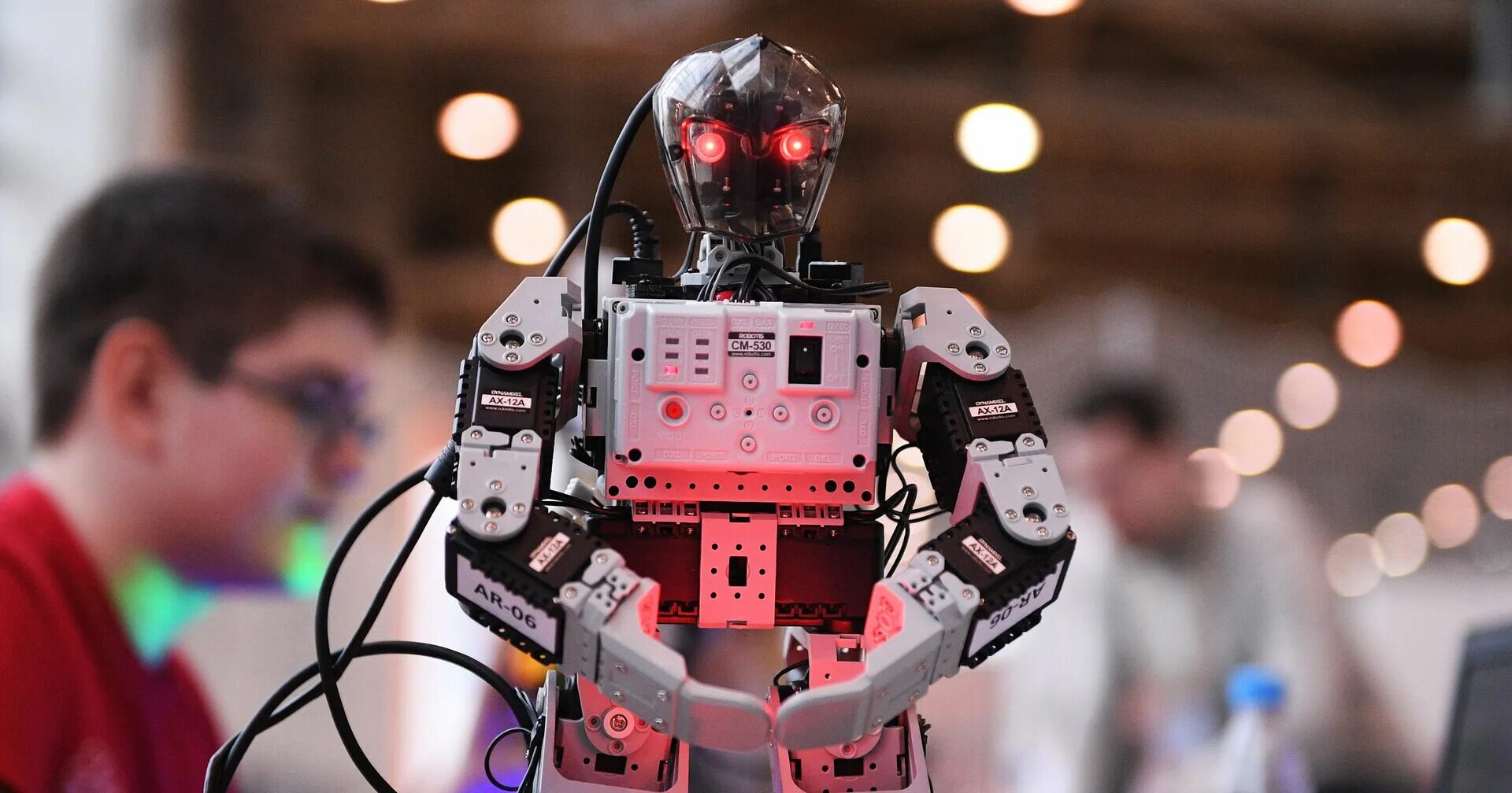 Современные роботы. Робот с искусственным интеллектом. Робототехника и искусственный интеллект. Современная робототехника. Робототехника и ии