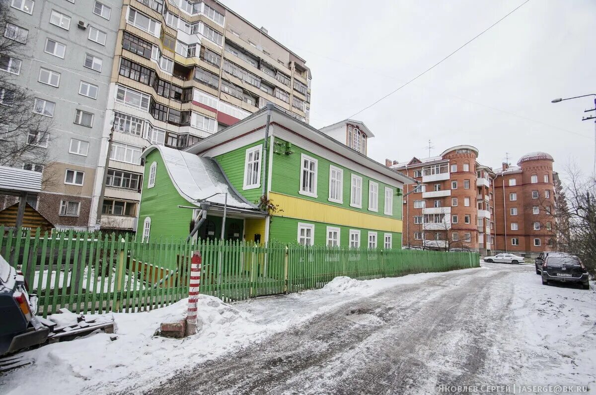 Нежилой дом. Архангельская дом 8. Архангельская дом 8. Архангельск деревянные дома. Вологда ул архангельская дом 3.
