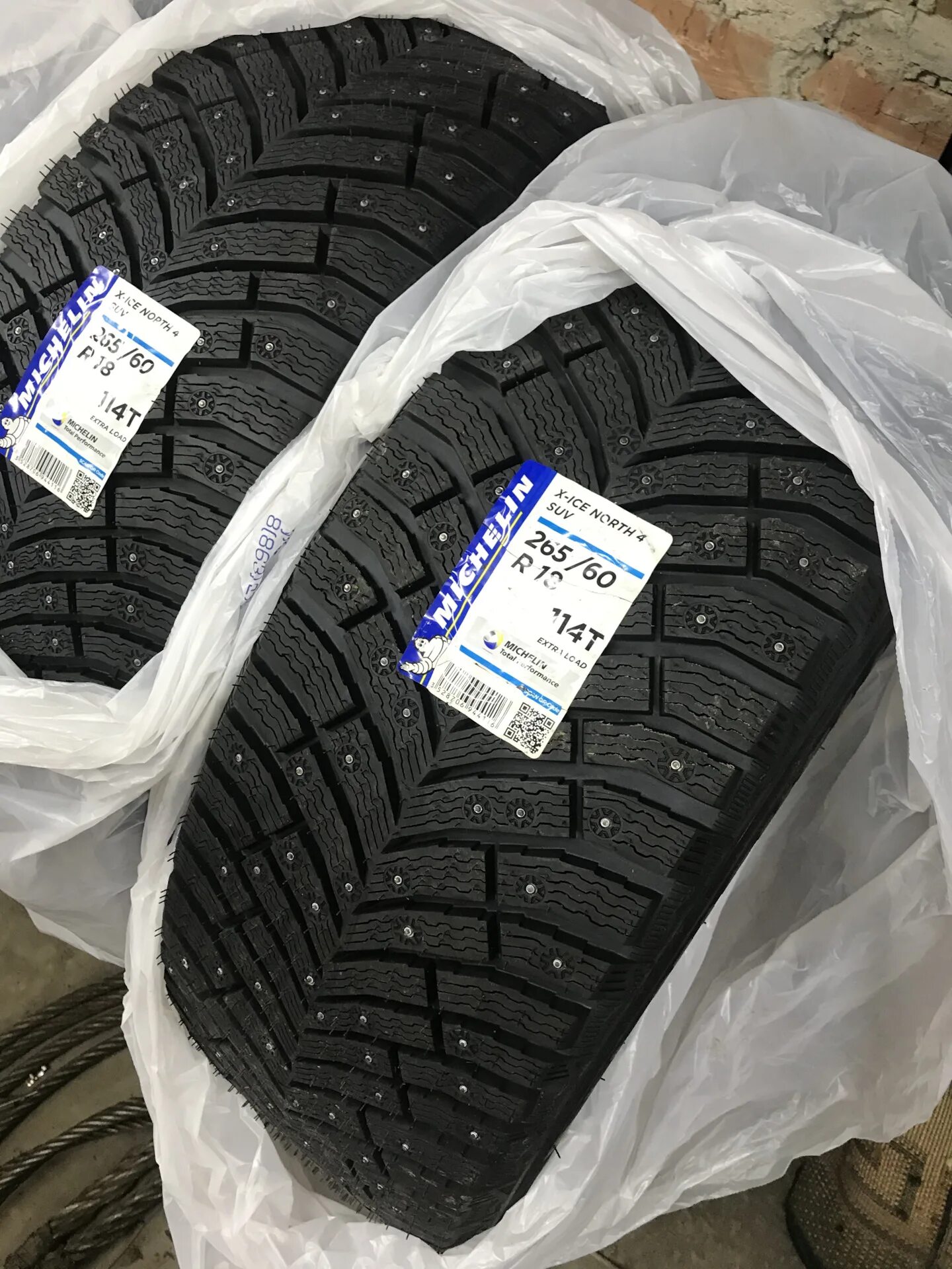 Michelin x ice north 4 цены. Michelin x-Ice North 4. Michelin x-Ice North 3. Michelin x-Ice North 4 искривление. X Ice North 4 325 35 22.