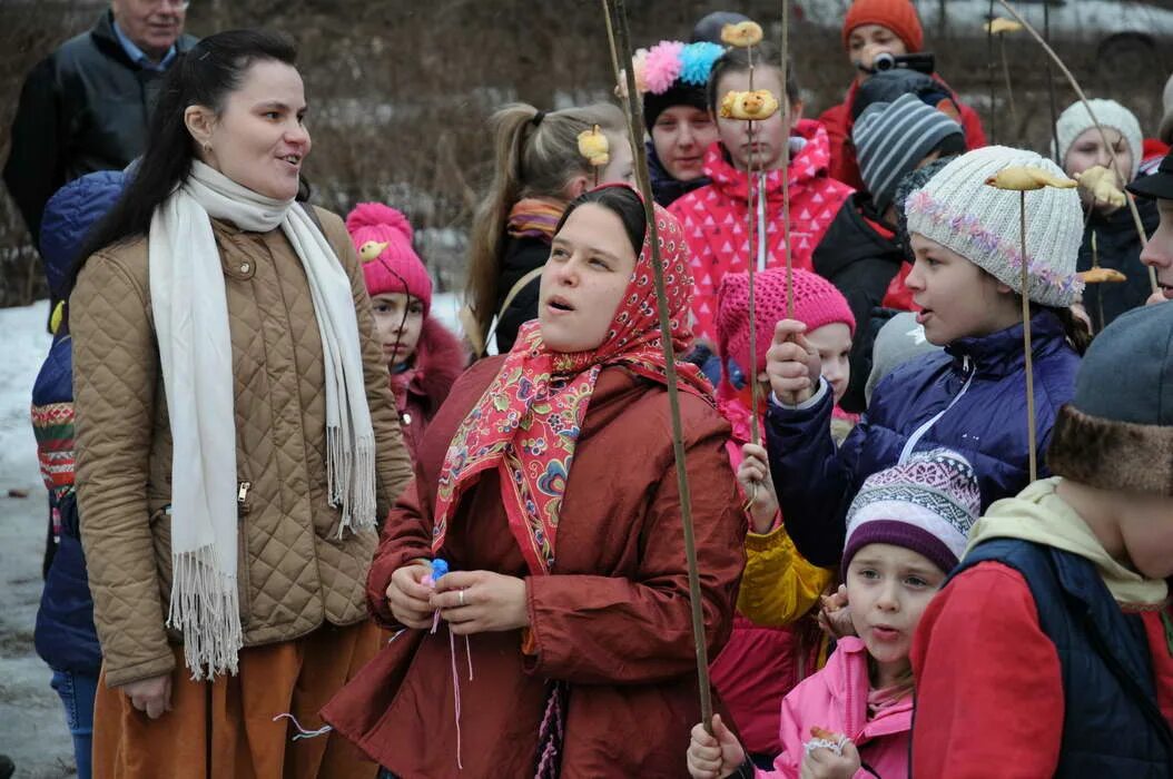 Какого числа праздник сороки в 2024. Жаворонки Славянский народный праздник. Сороки праздник. Фольклорный праздник сороки. Весенний праздник сороки.